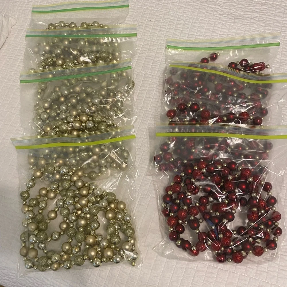 Christmas tree trimming garland